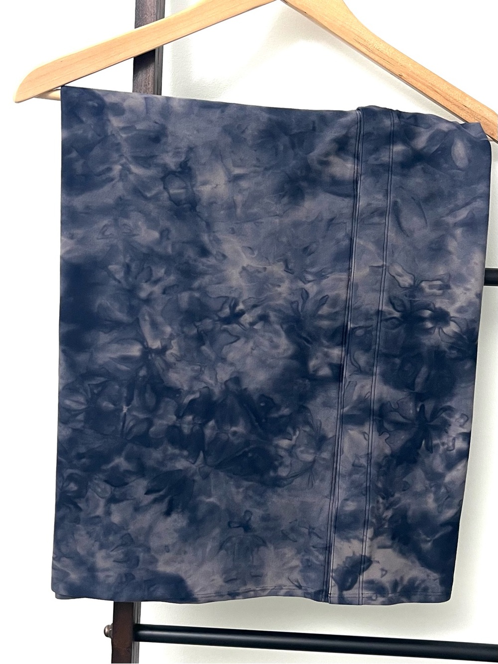 Lululemon Tie-Dye Dark Gray & Warm Pink Toned Lightweight Scarf